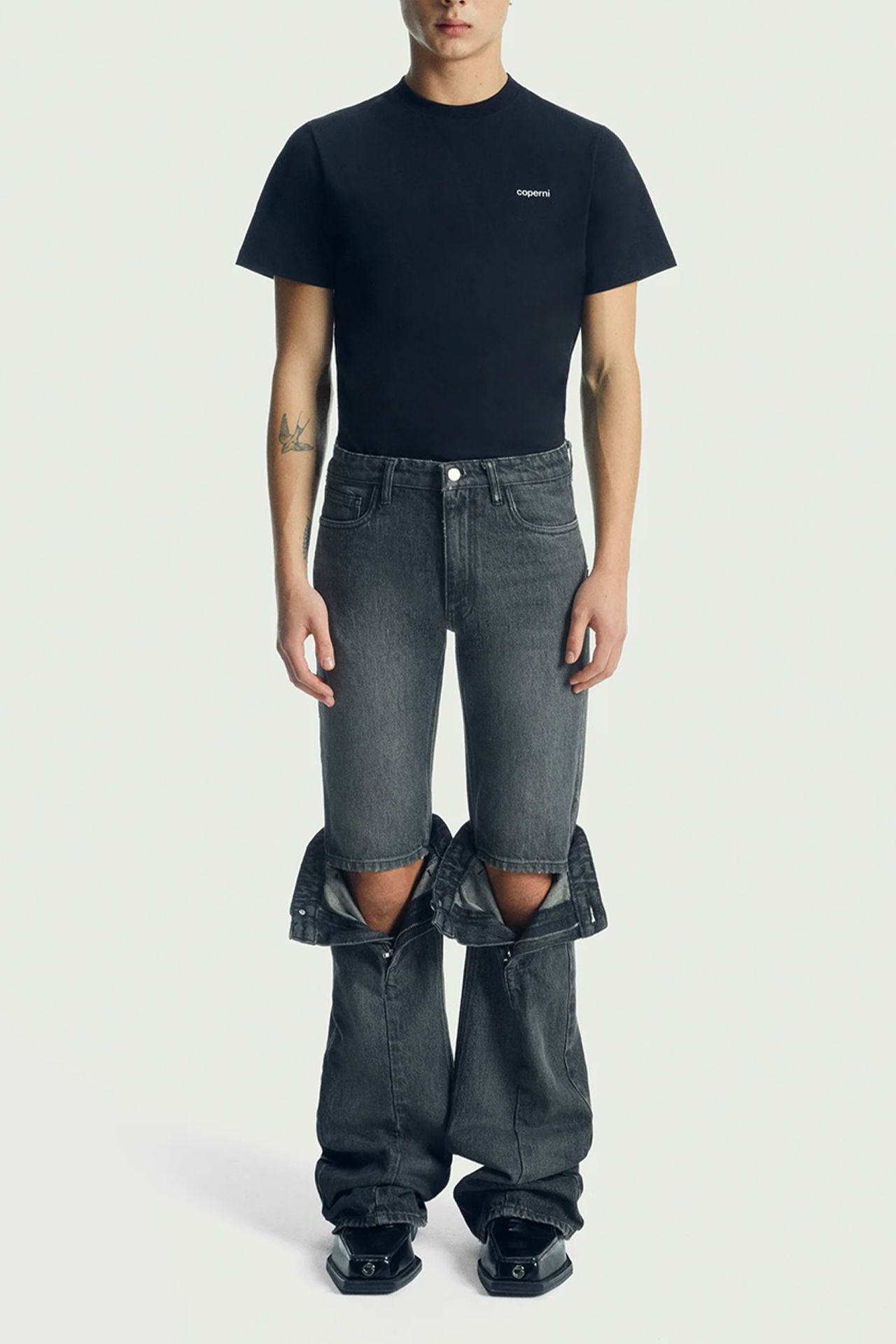 Open Knee Jeans