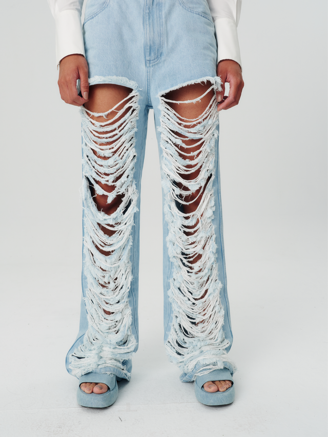 Classic frayed jeans