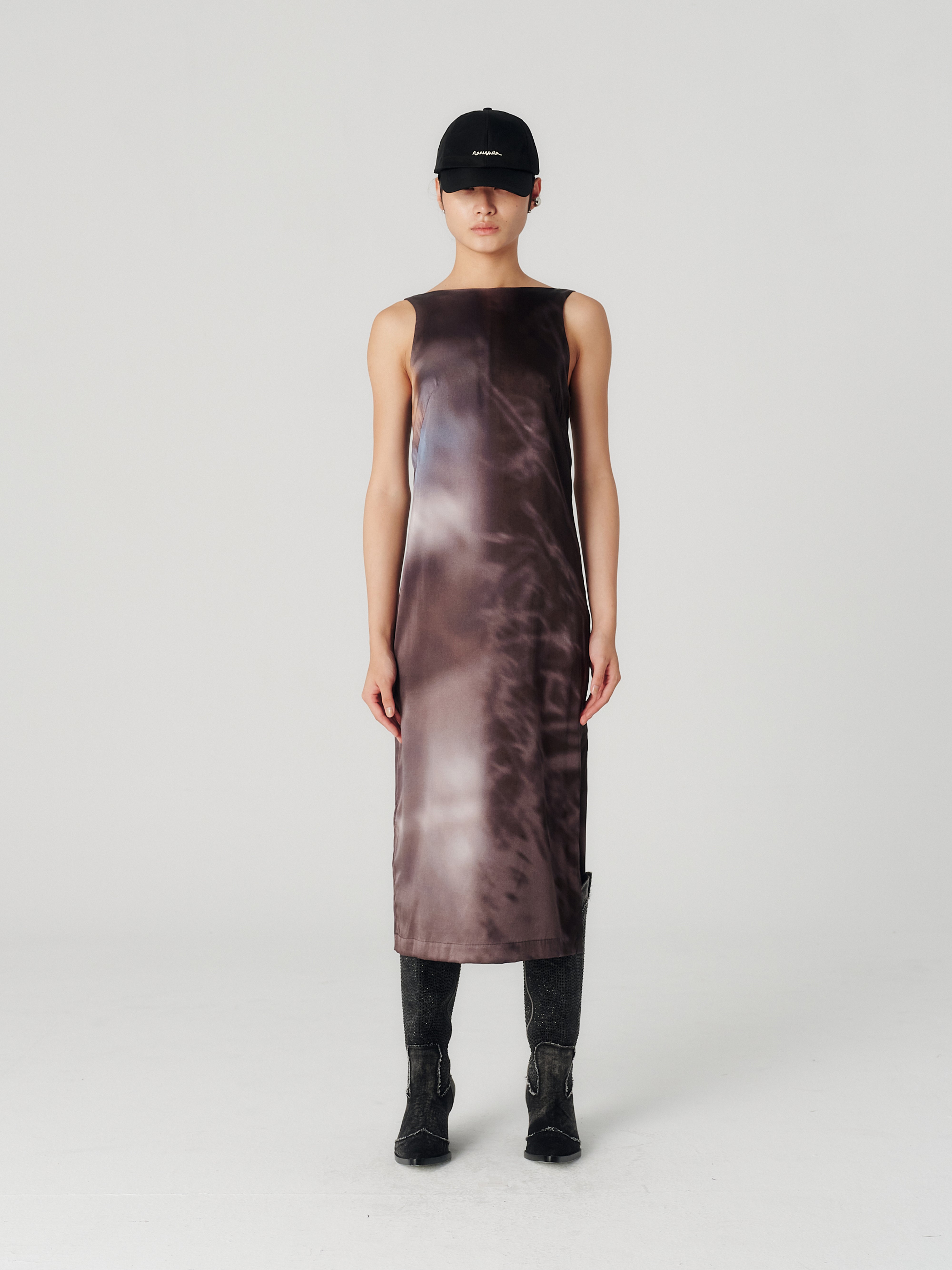 Wipe/Black Split Silk Dress