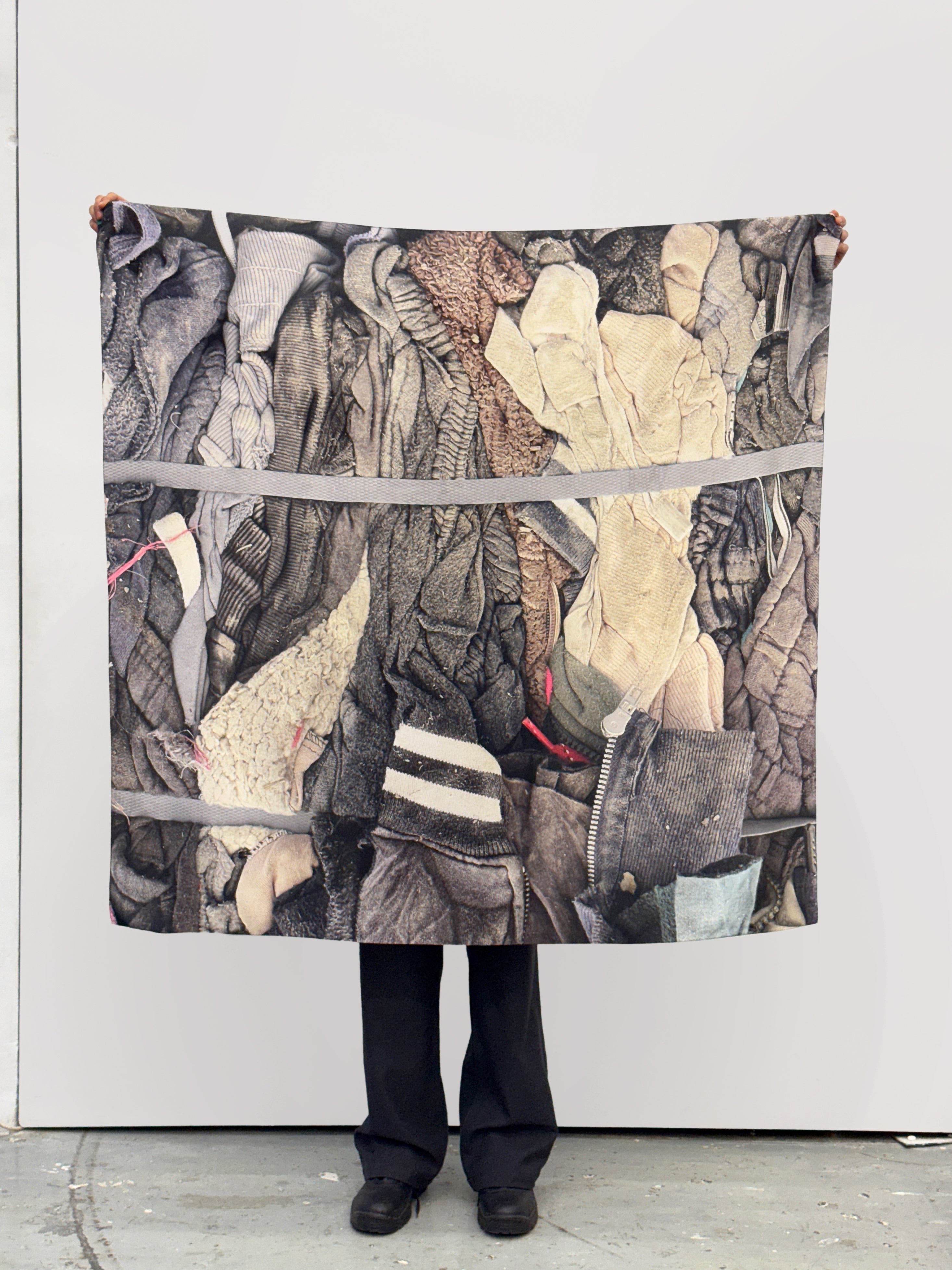 Compressed Garments Silk Hanging